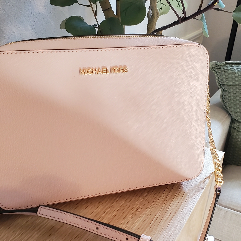 Michael Kors Jet Set Crossbody in Light Pink